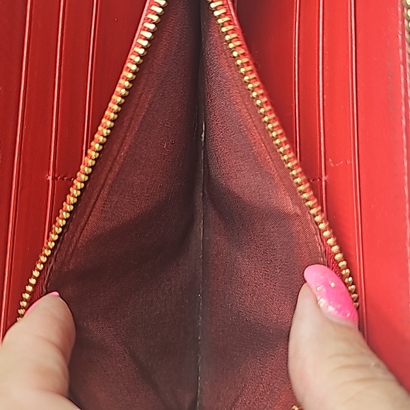 SALVATORE FERRAGAMO  RAINBOW ZIPPER LONG WALLET - Picture 8 of 8